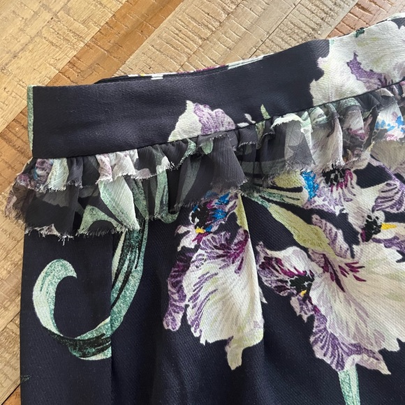 Club Monaco Floral Pencil Skirt Adamaris Iris Floral Print Size 10 Medium - Picture 13 of 13